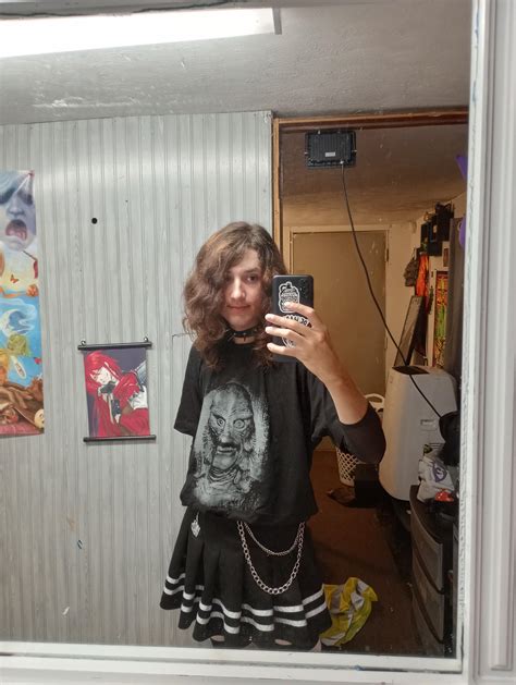 F1nn5ter Finally Shows His Femboy Cock .